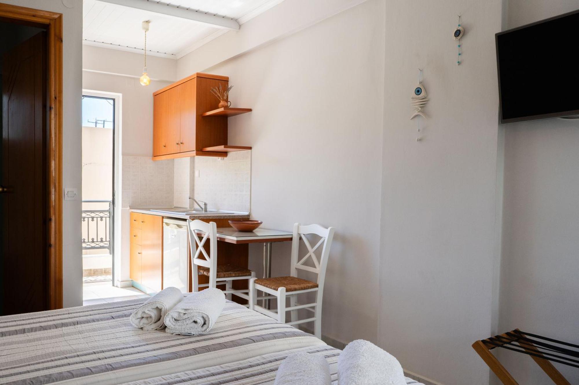 Medousa Studio & Apartments ปลาเกียส ภายนอก รูปภาพ